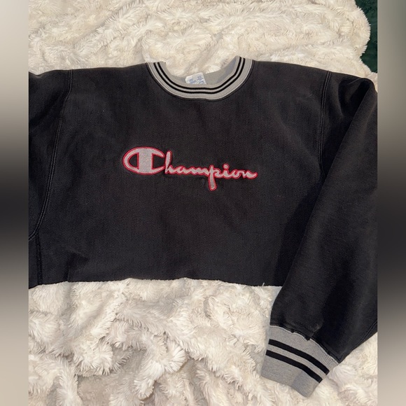 Sweatshirt - Picture 1 of 3